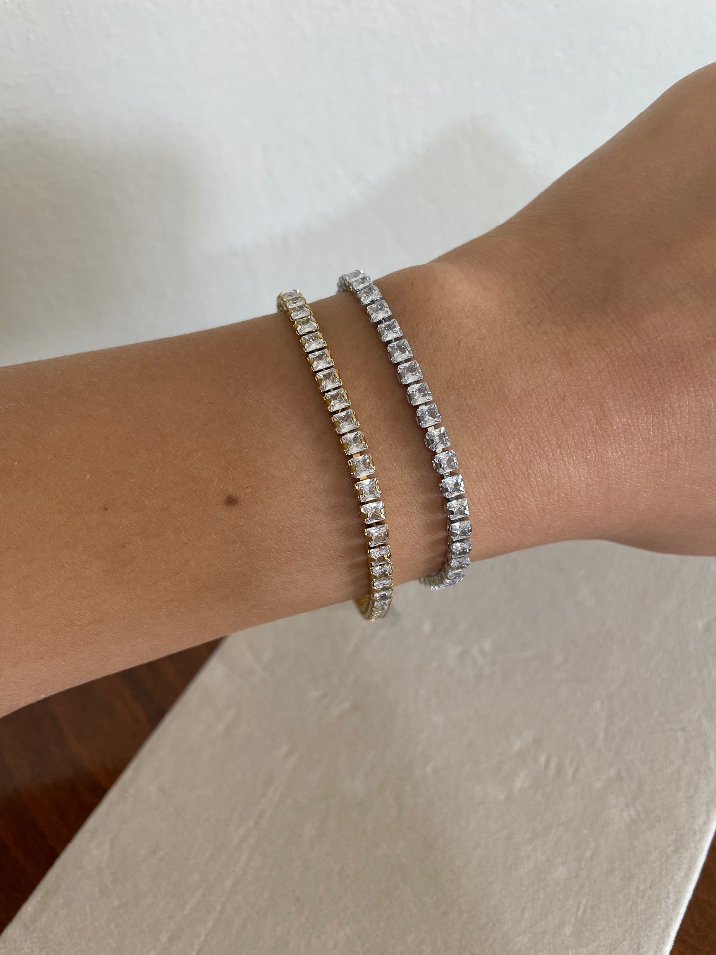 Tennis bracelet