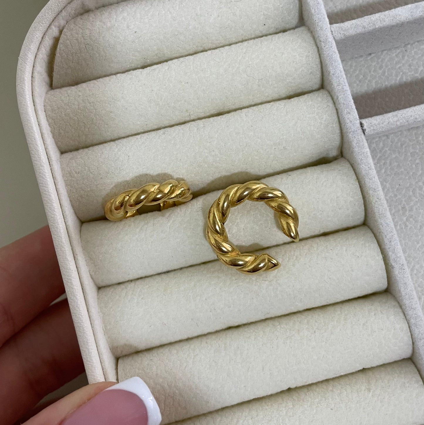 Twist Ear Cuff