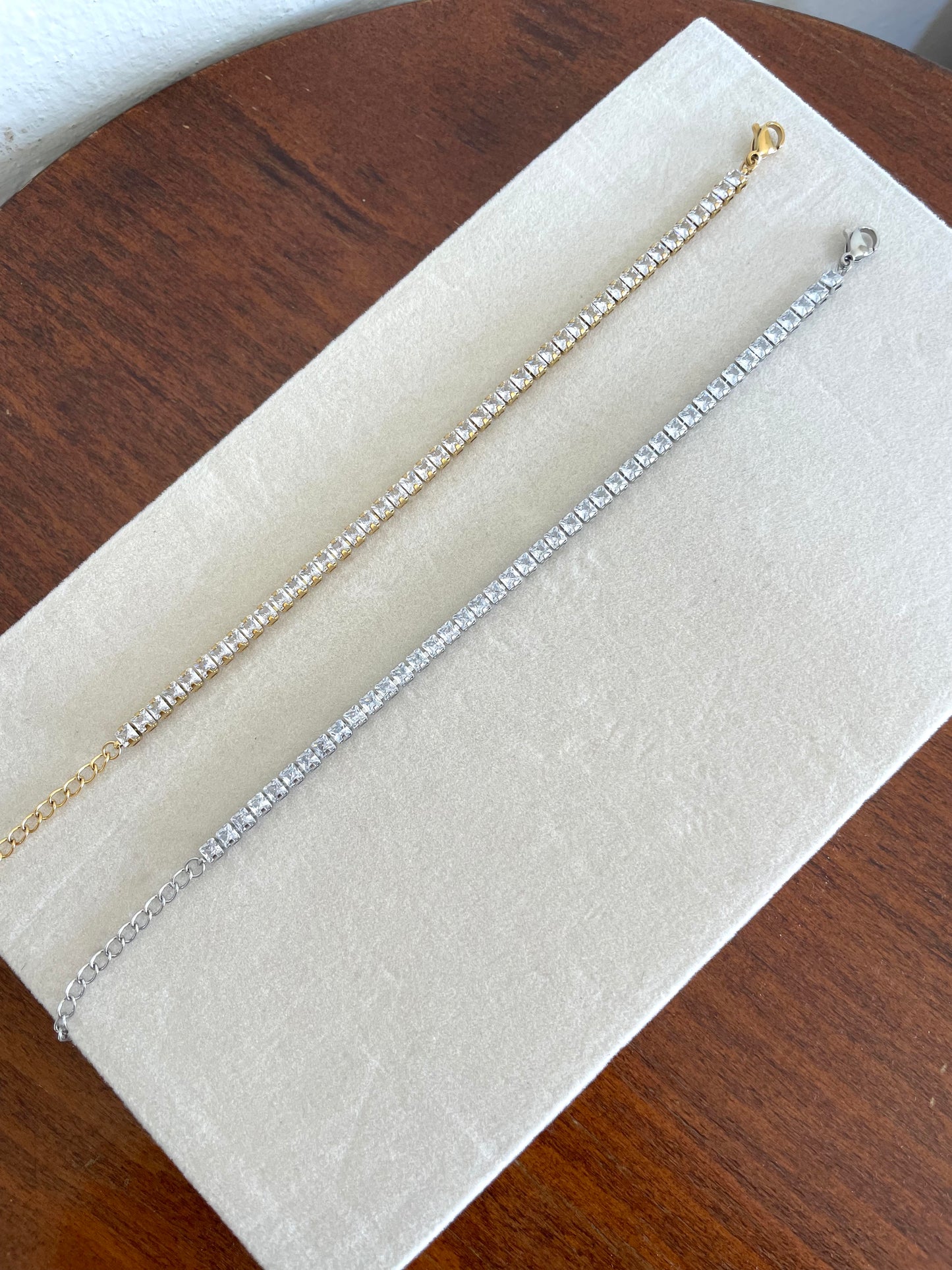 Tennis bracelet