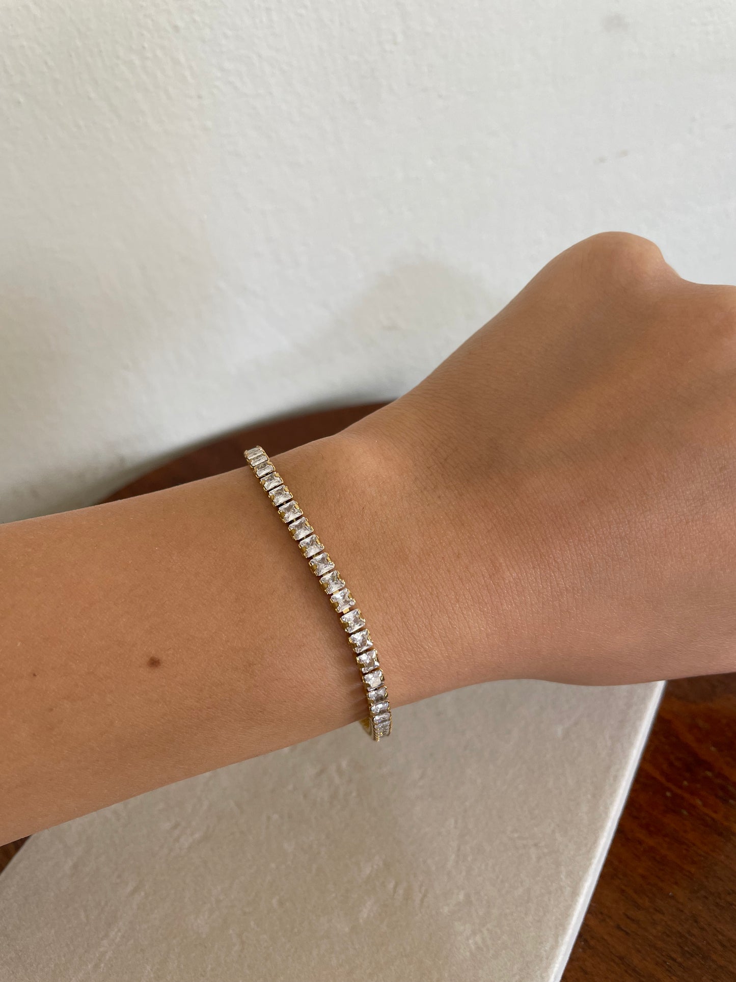 Tennis bracelet