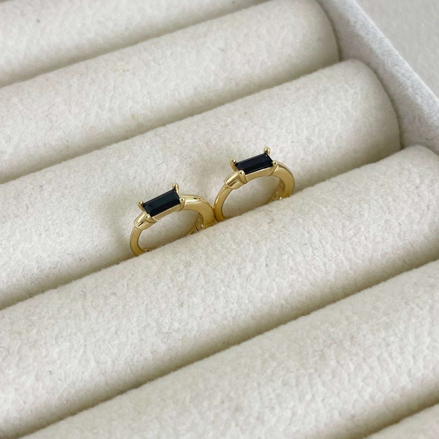 Amara Mini Hoops
