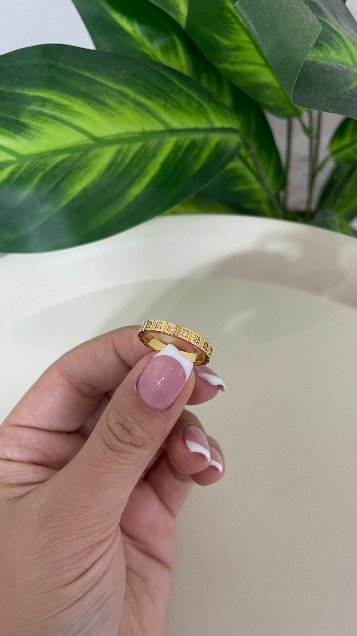 Olivia ring