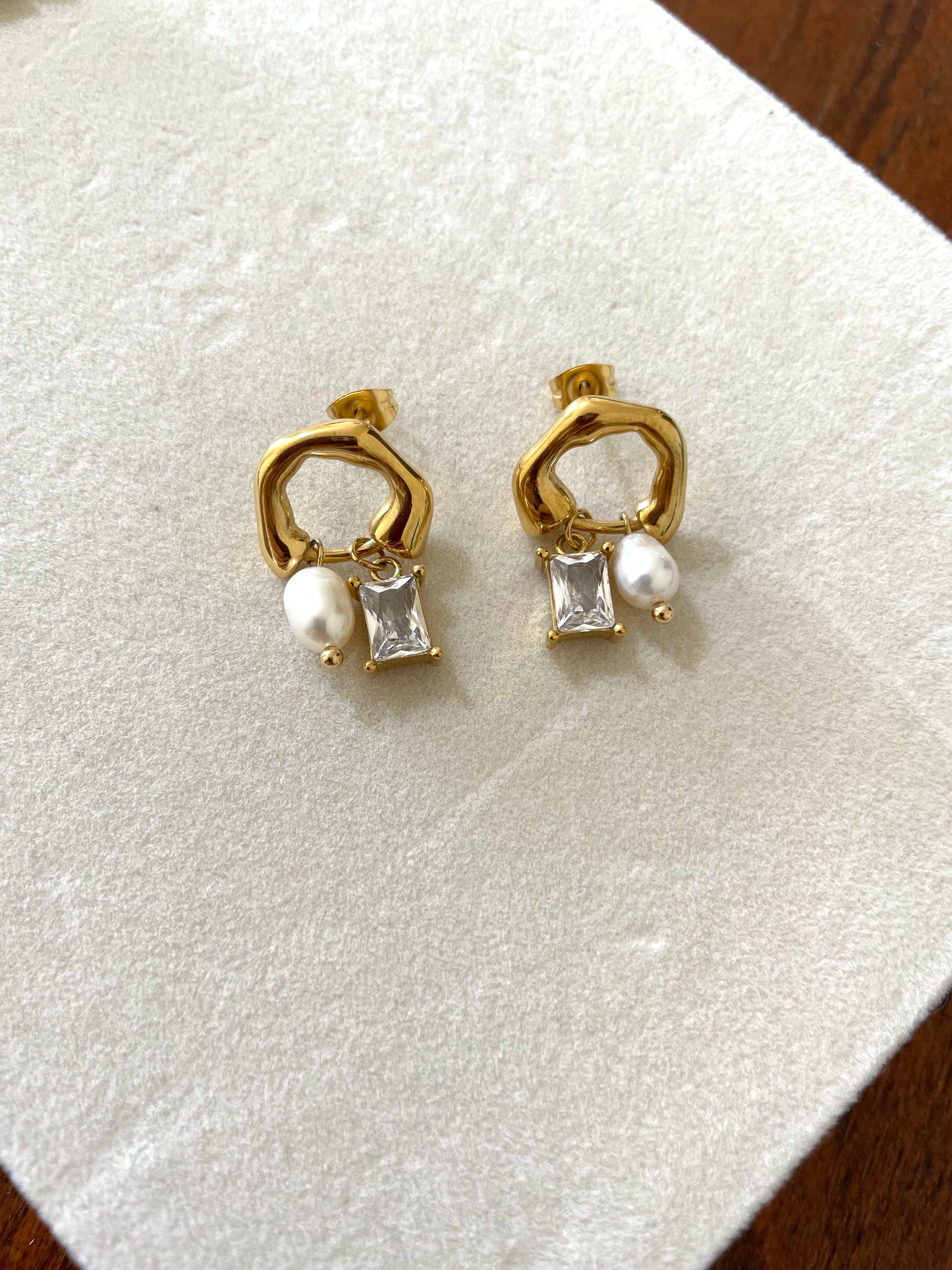 Special earrings
