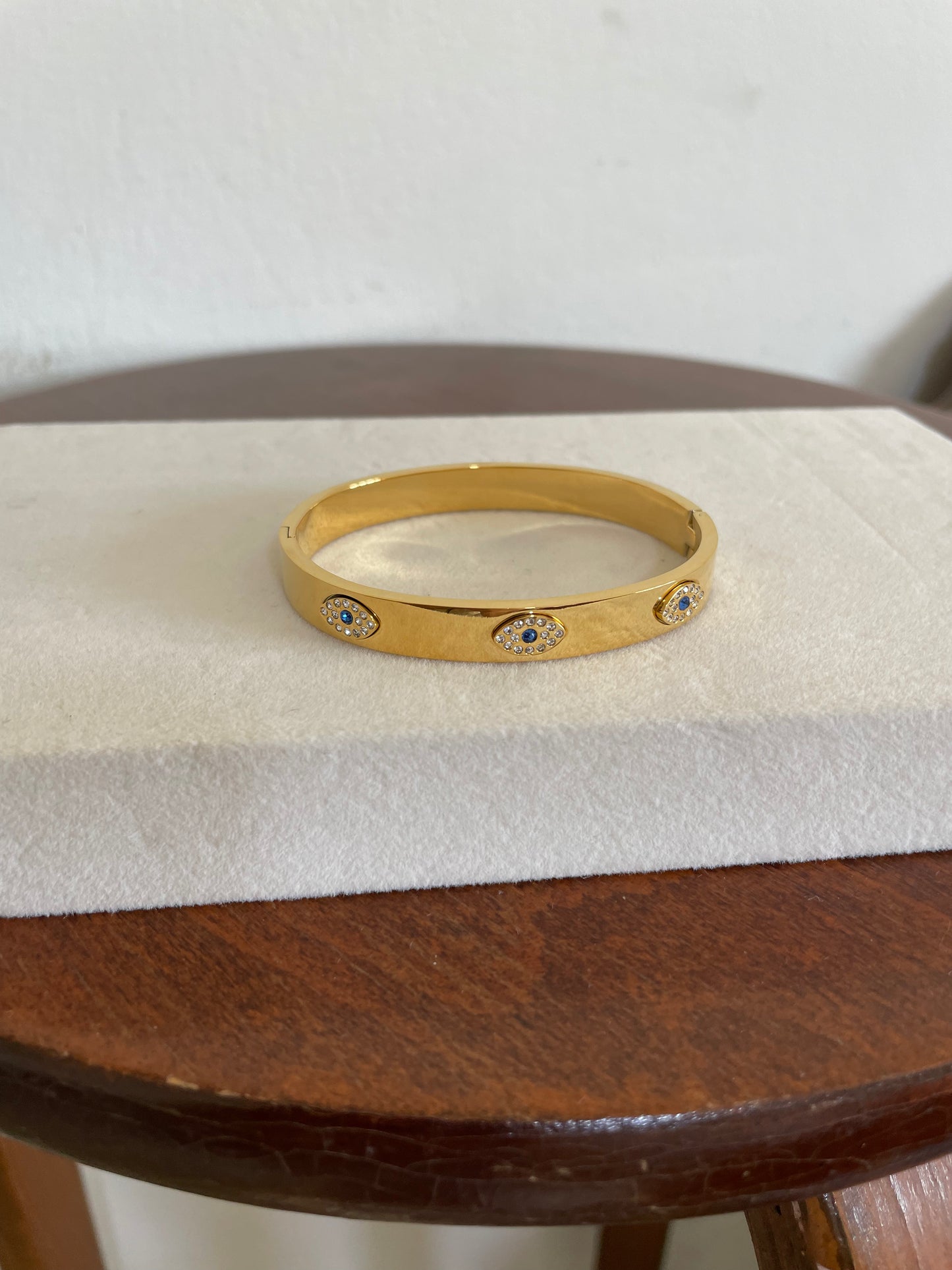 Eyes bangle