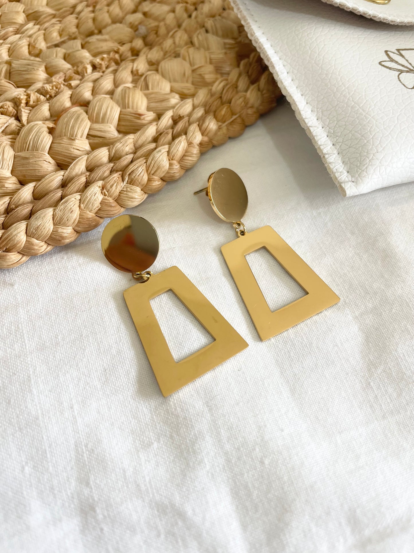 Geo-Dangles