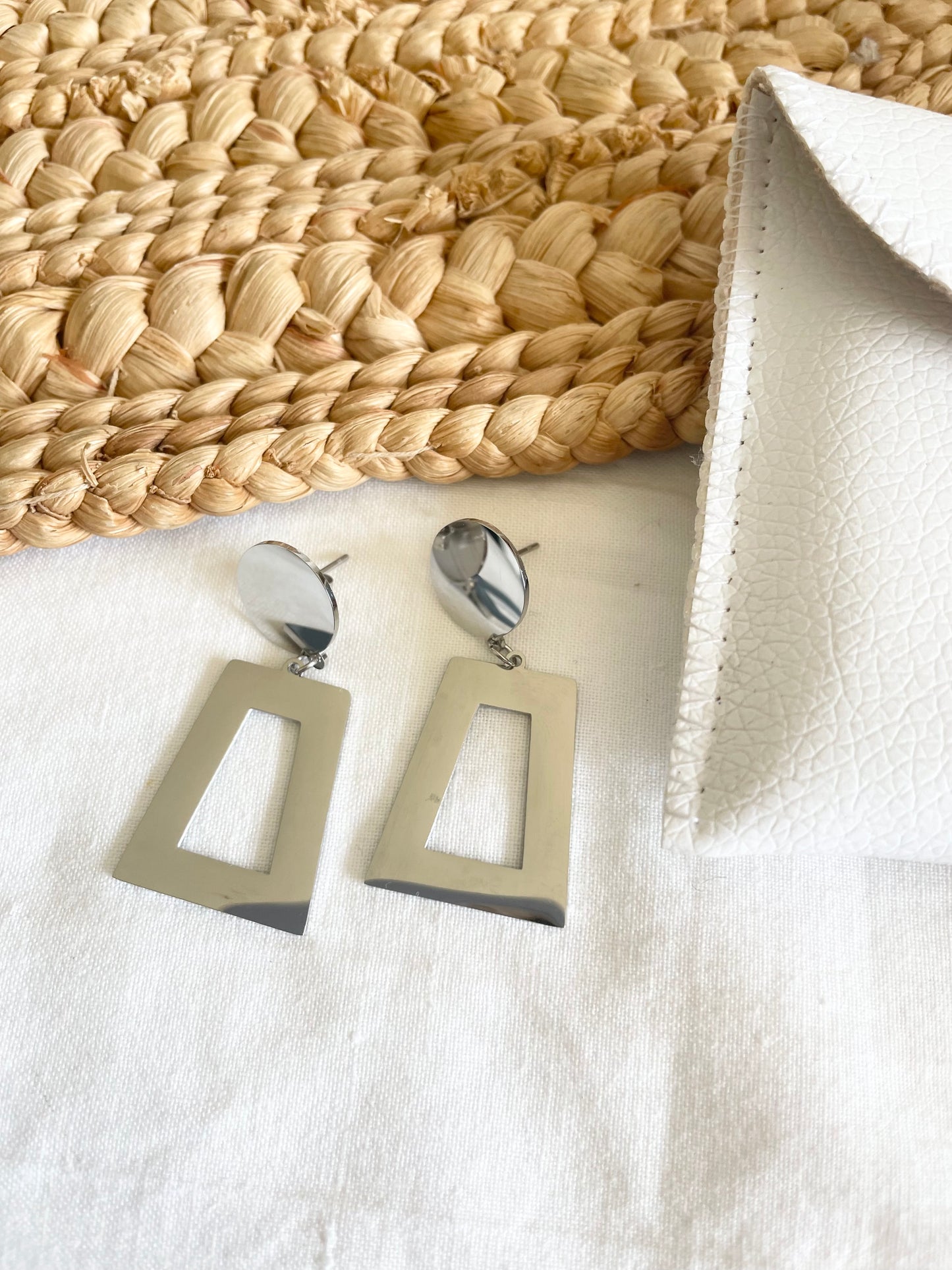 Geo-Dangles