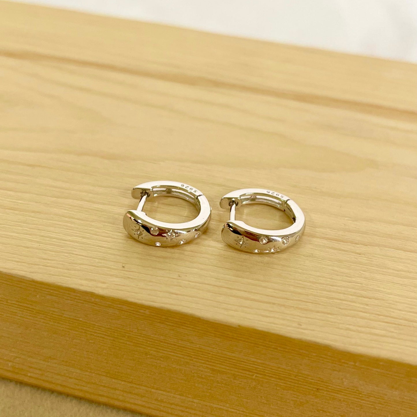 Mila Mini Hoops