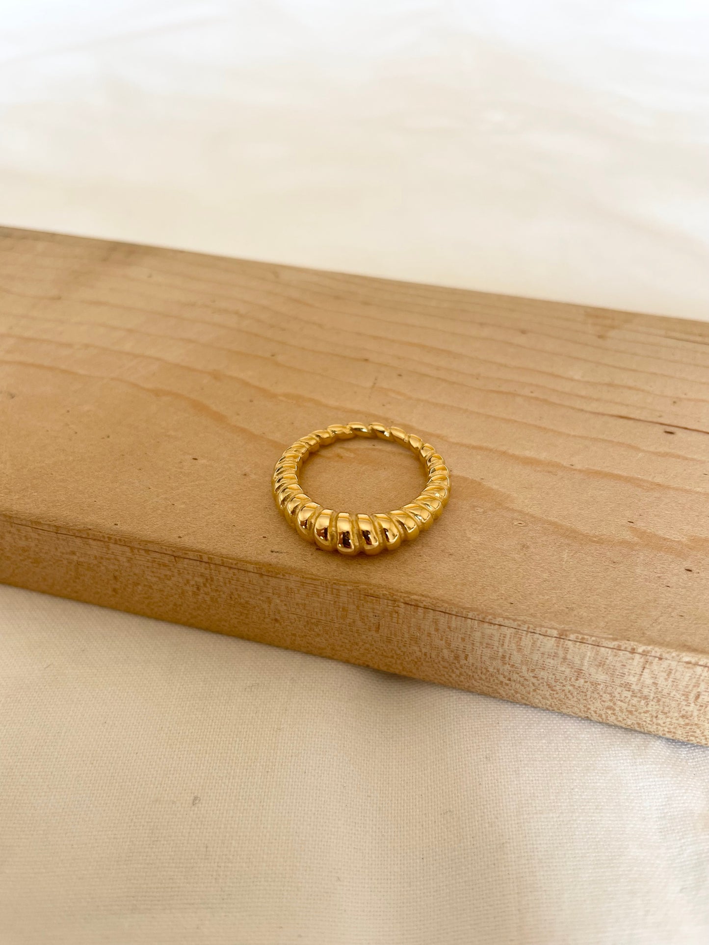 Divina ring