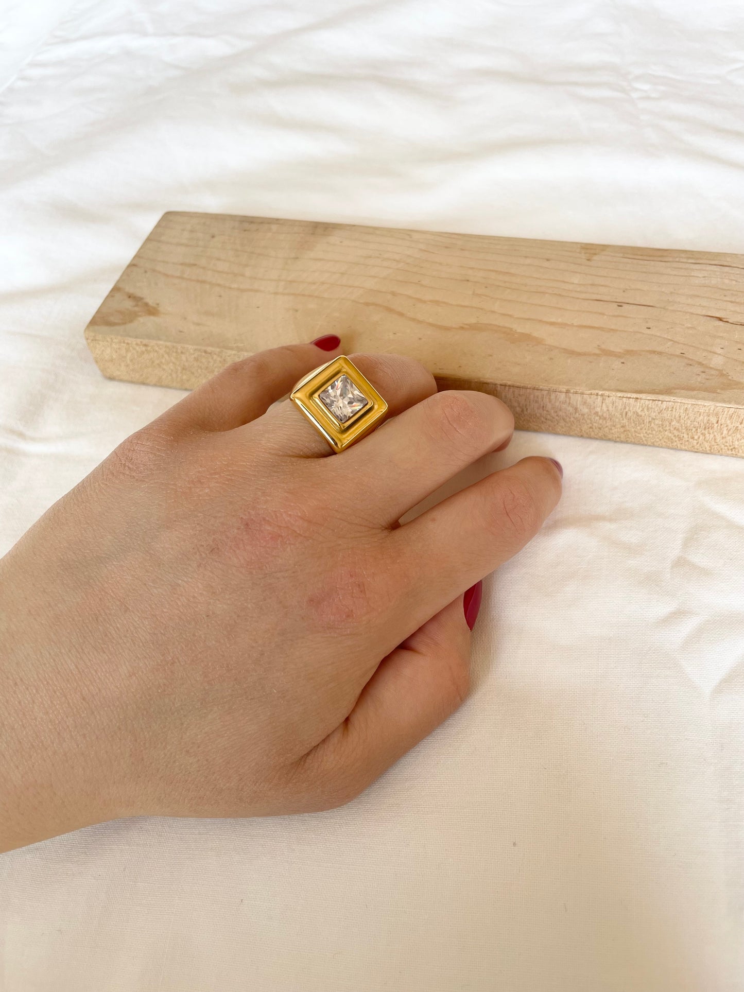Eclipse ring