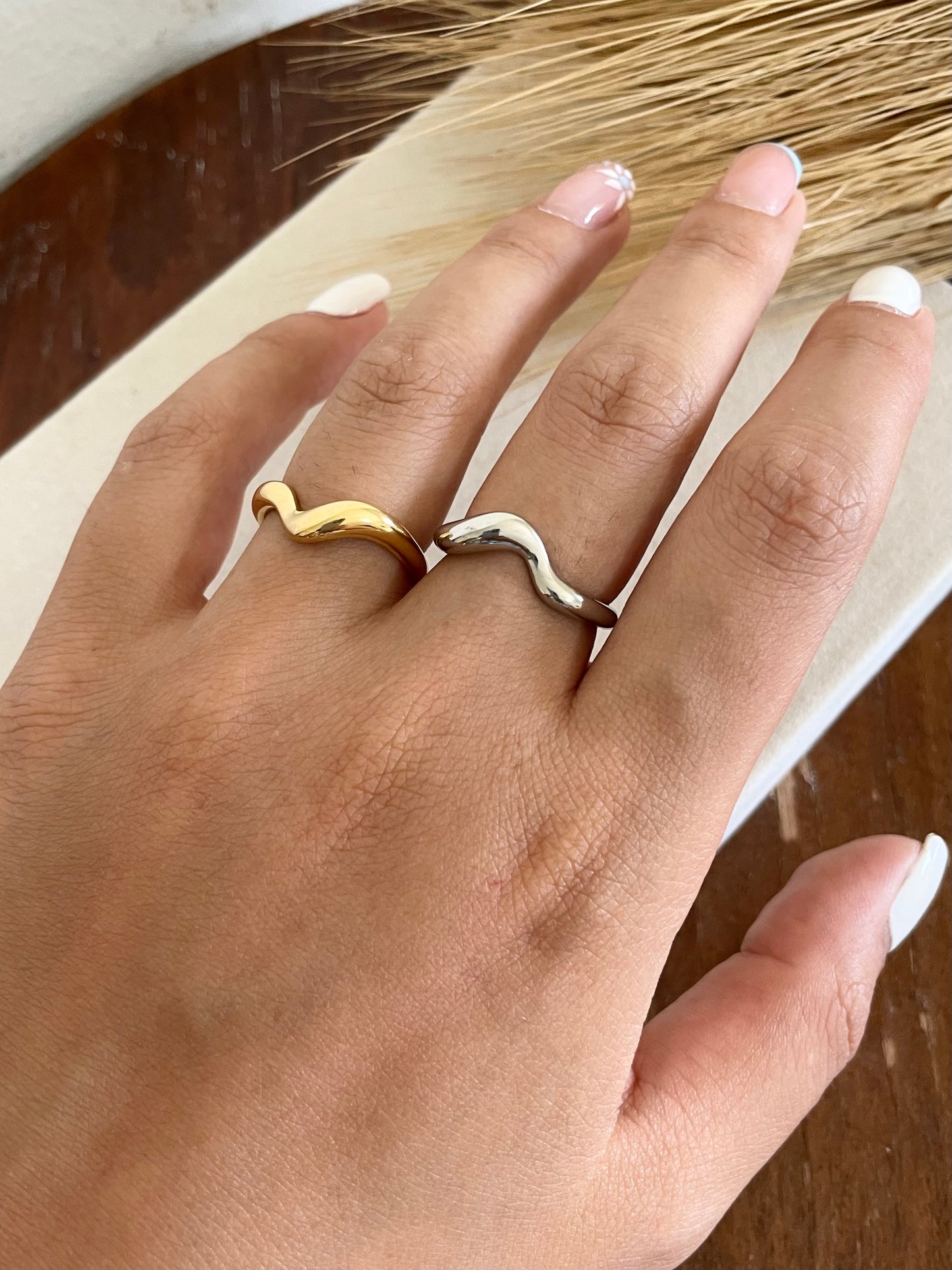Wave ring