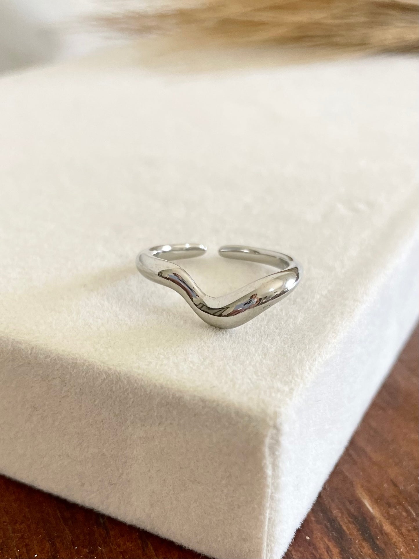 Wave ring