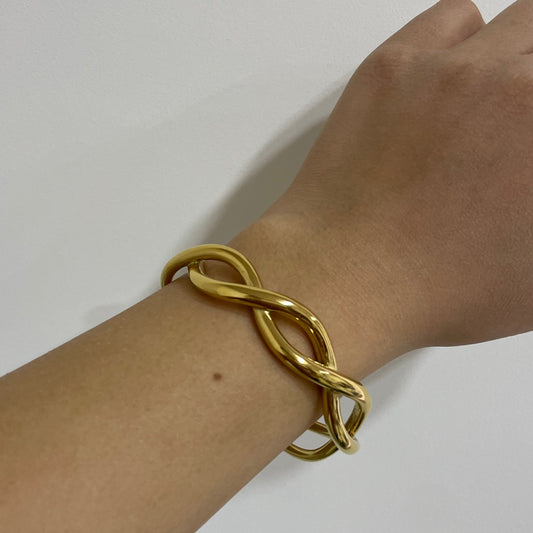 Twisted Cuff