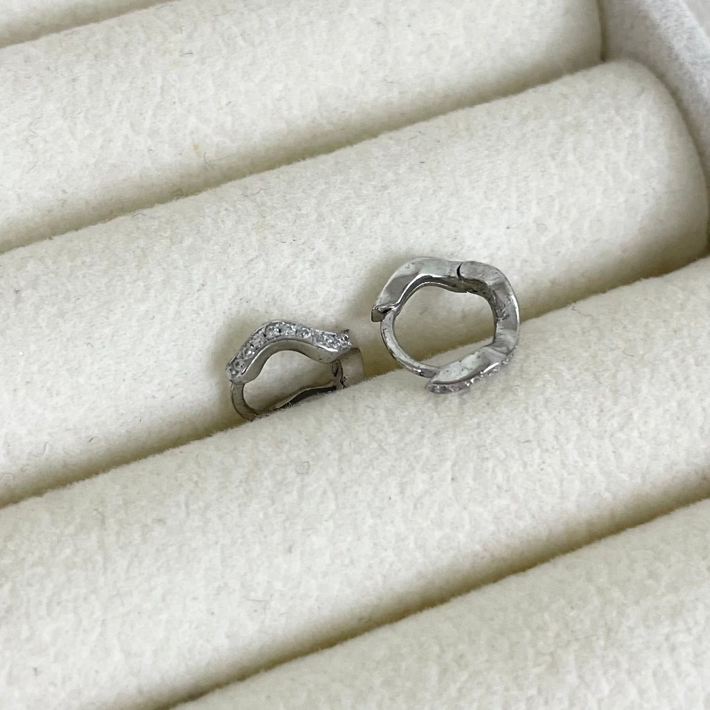 Waves Mini Hoops