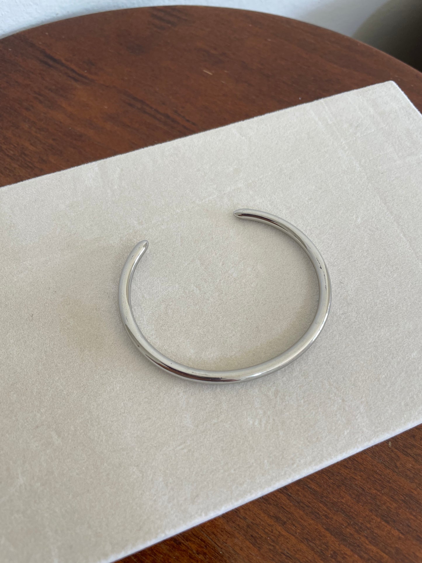 Simple bangle