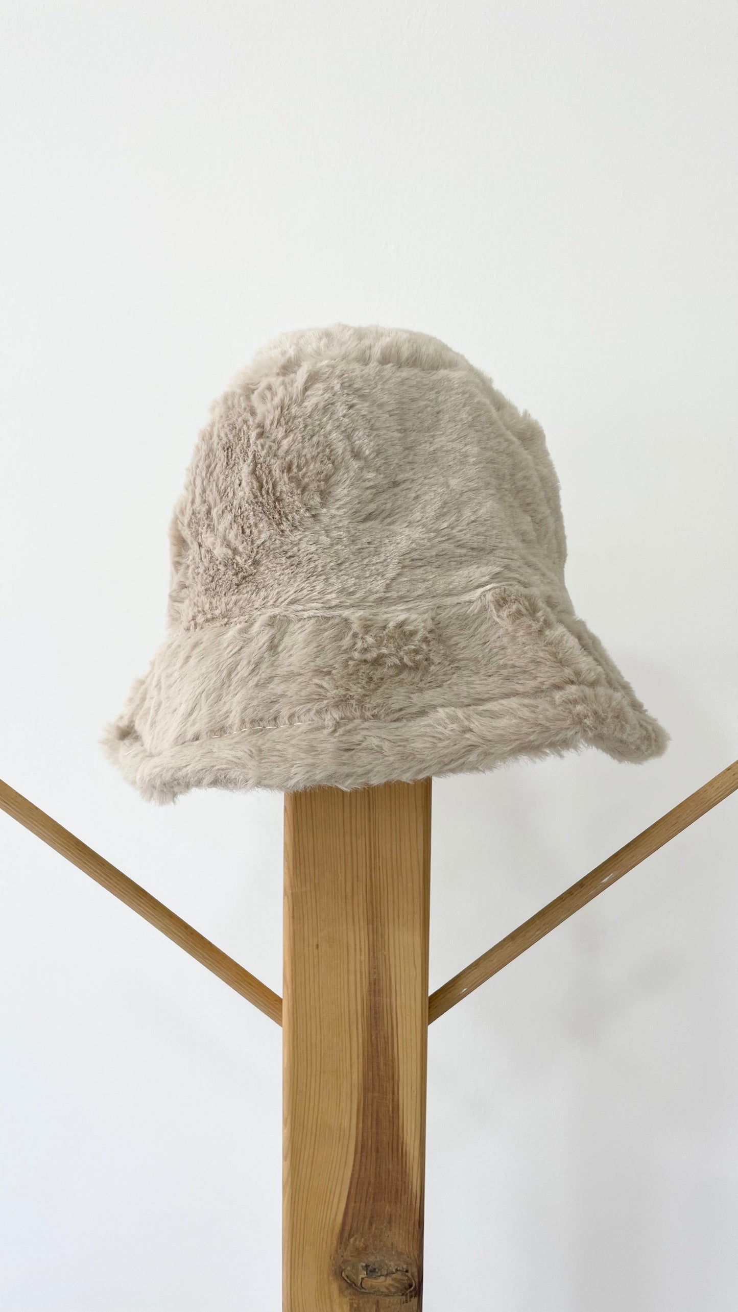 Winter bucket hat