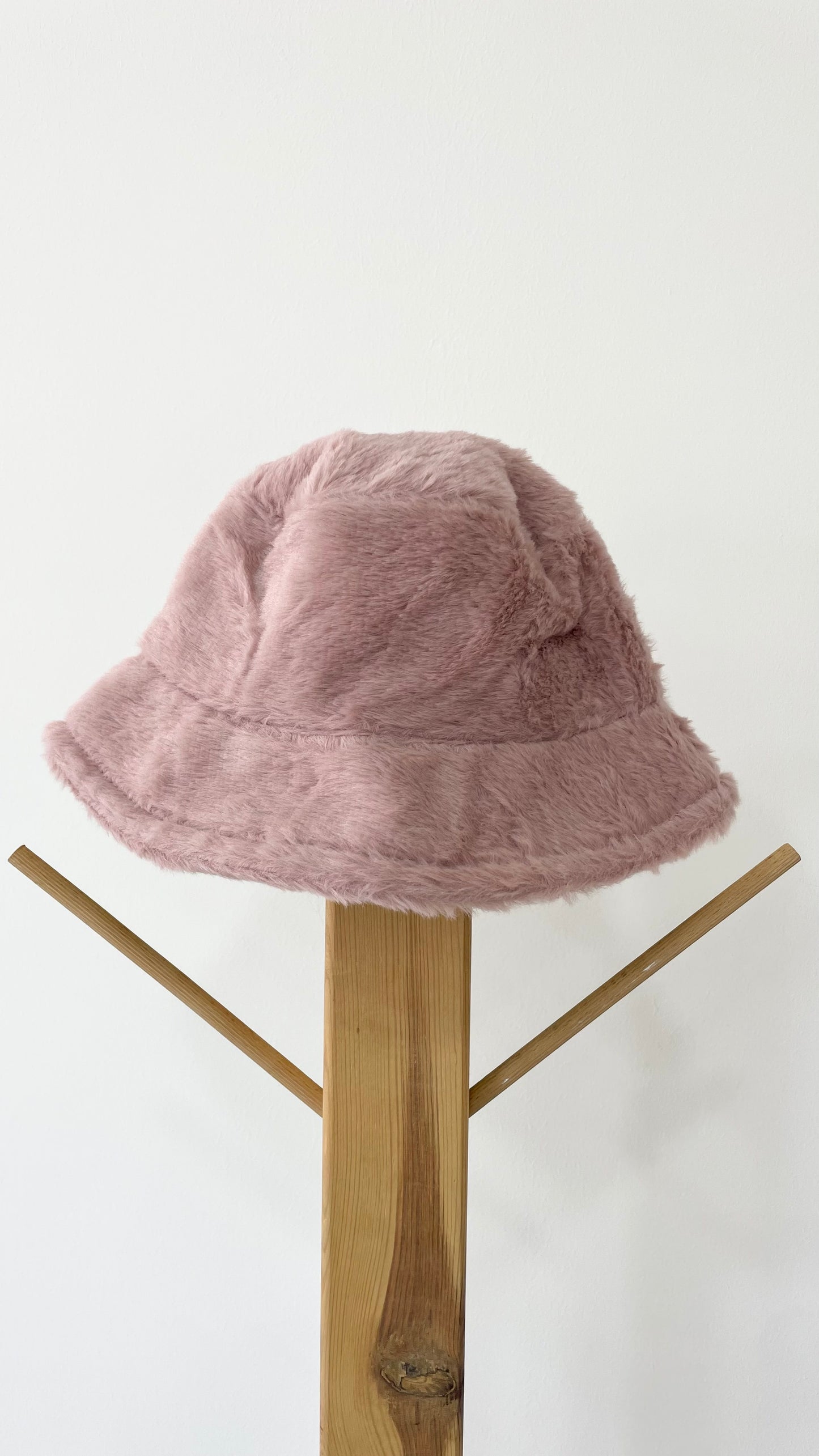 Winter bucket hat