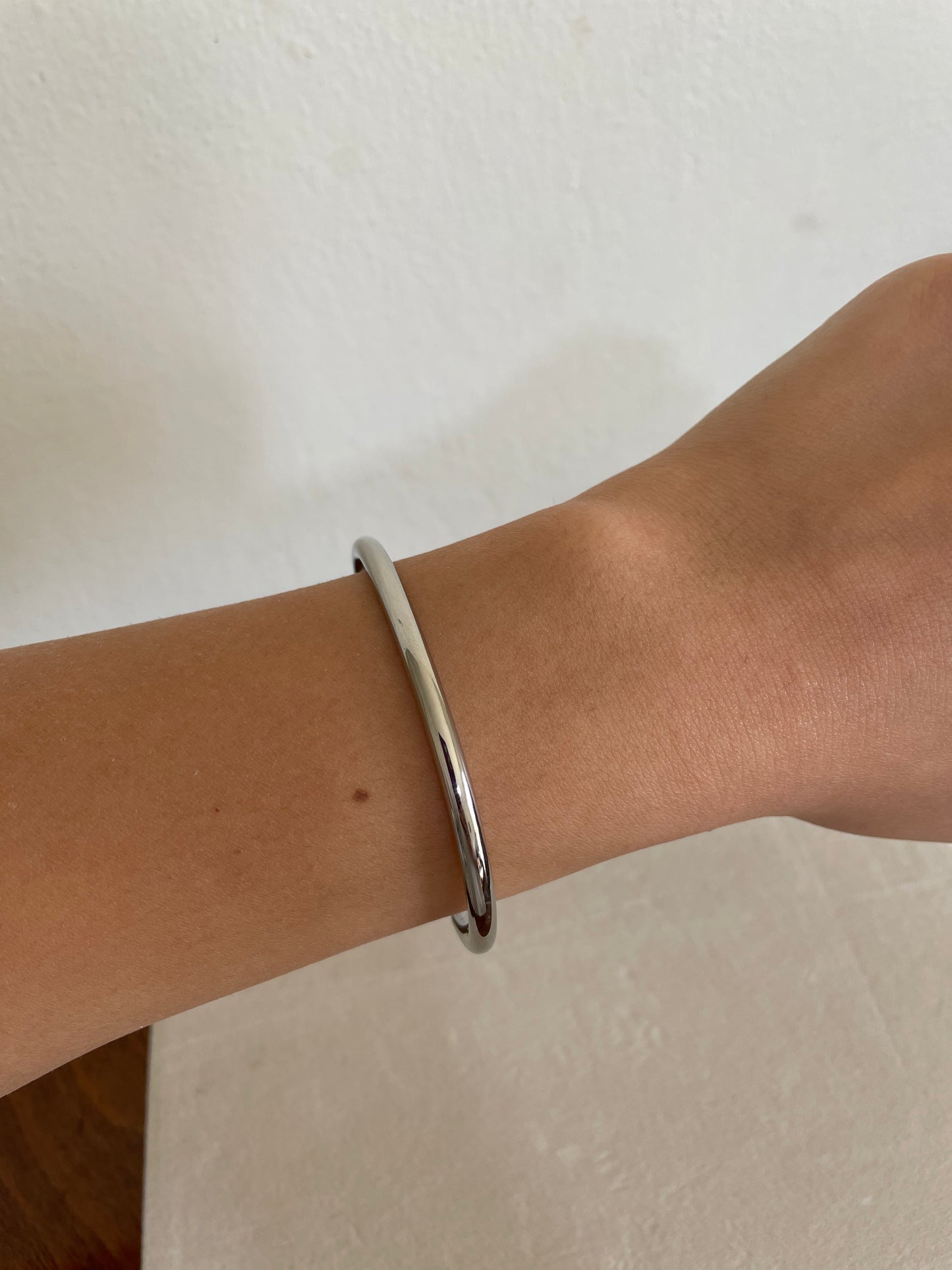 Simple bangle