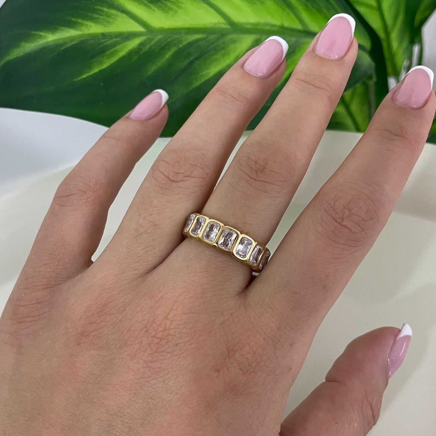 Nadine ring