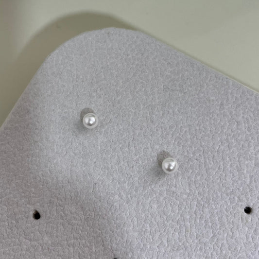 Pearl Stud