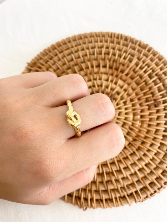 knot ring